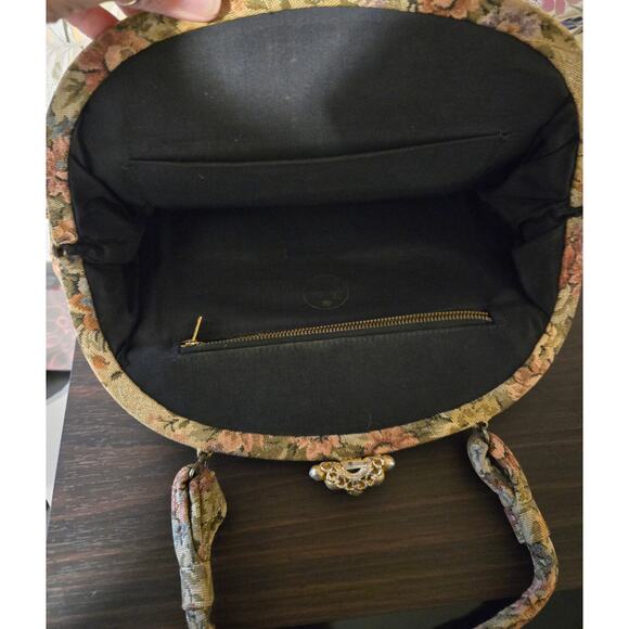 Vintage tapestry purse - Picture 3 of 3